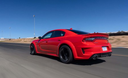 2020 Dodge Charger SRT Hellcat Widebody (Color: TorRed) Rear Three-Quarter Wallpapers 450x275 (8)