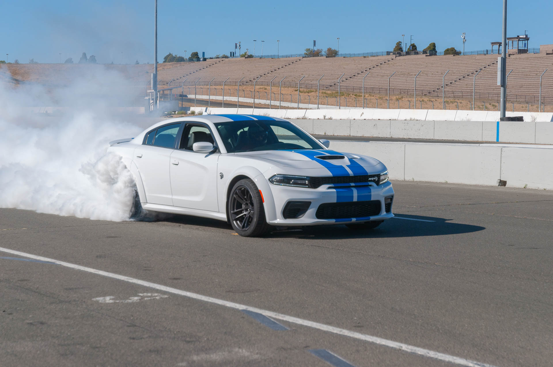 2020 Dodge Charger SRT Hellcat Widebody (Color: White Knuckle) Burnout Wallpapers #71 of 183