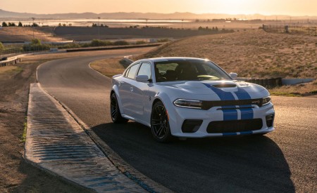 2020 Dodge Charger SRT Hellcat Widebody (Color: White Knuckle) Front Three-Quarter Wallpapers 450x275 (89)