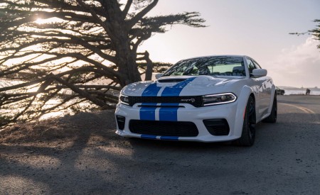 2020 Dodge Charger SRT Hellcat Widebody (Color: White Knuckle) Front Three-Quarter Wallpapers 450x275 (82)