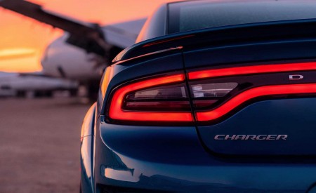 2020 Dodge Charger SRT Hellcat Widebody Tail Light Wallpapers 450x275 (153)