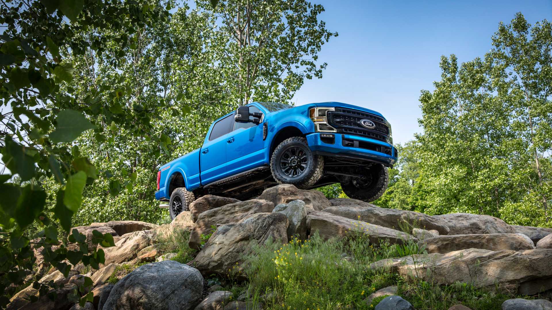 2020 Ford F-Series Super Duty with Tremor Off-Road Package Off-Road Wallpapers (6)