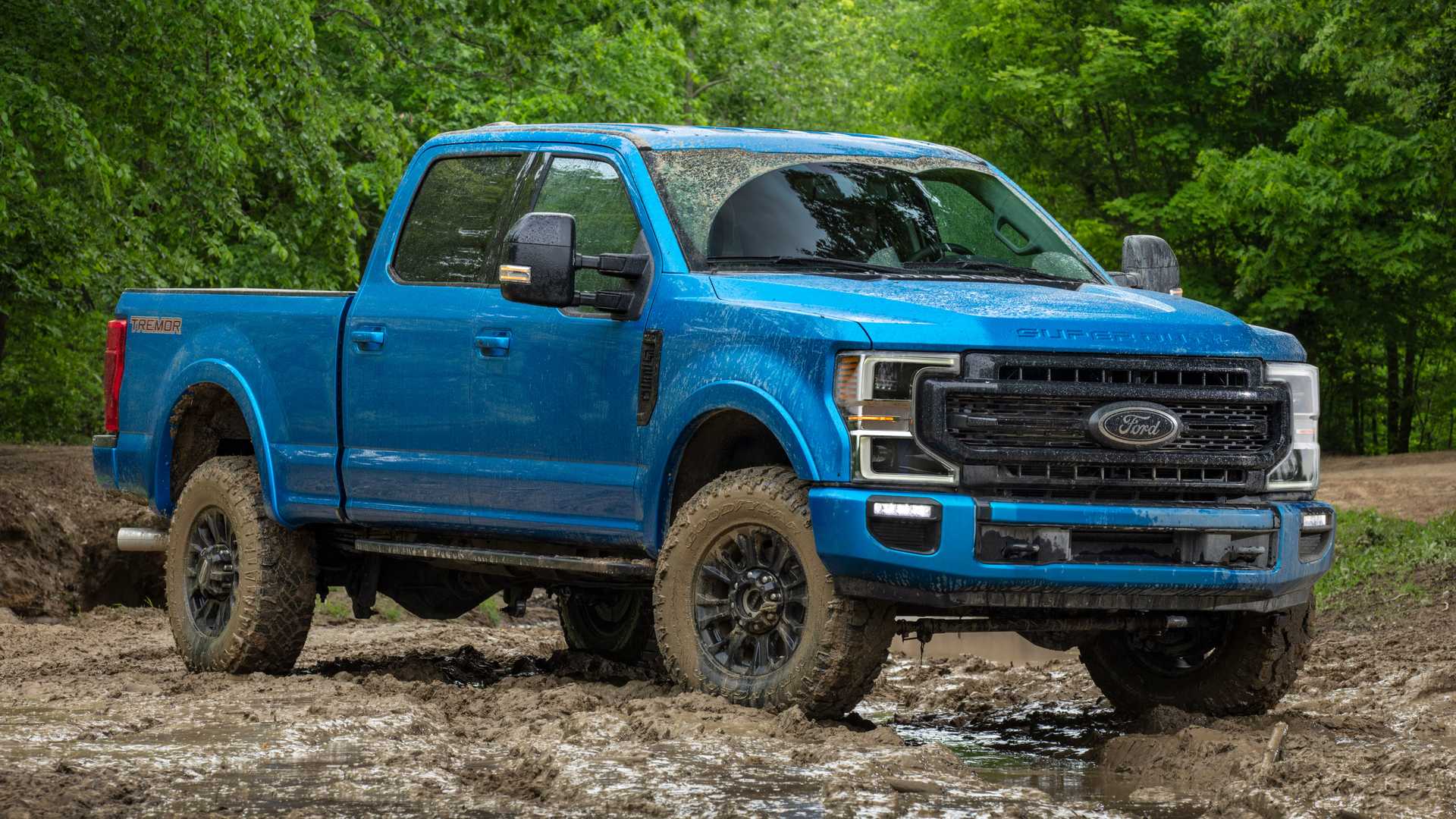 2020 Ford F-Series Super Duty with Tremor Off-Road Package Off-Road Wallpapers (4)