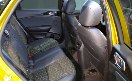 2020 Kia XCeed Interior Rear Seats Wallpapers 450x275 (12)