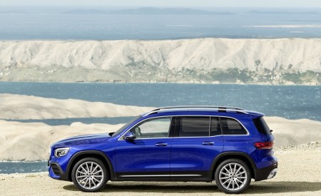 2020 Mercedes-Benz GLB 250 AMG Line (Color: Galaxy Blue) Side Wallpapers 450x275 (43)