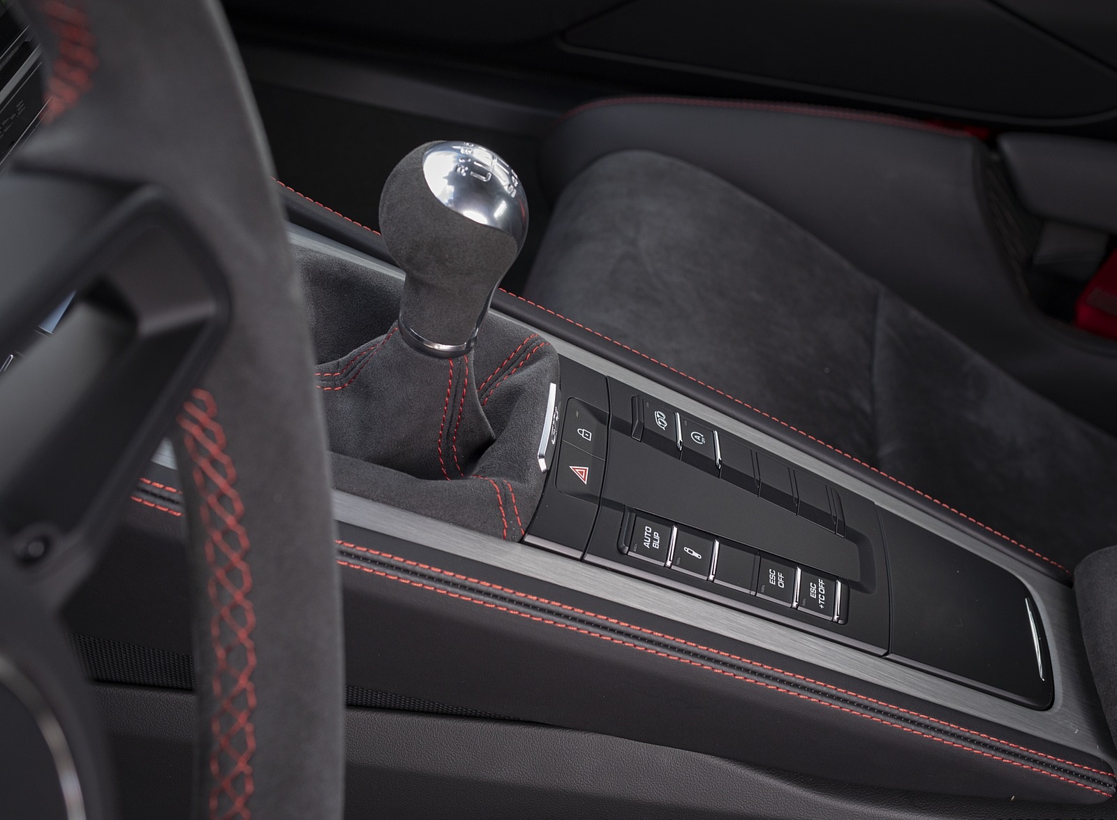 2020 Porsche 718 Cayman GT4 (Color: Carrara White Metallic) Interior Detail Wallpapers #158 of 177