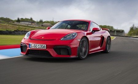 2020 Porsche 718 Cayman GT4 (Color: Guards Red) Front Three-Quarter Wallpapers 450x275 (22)