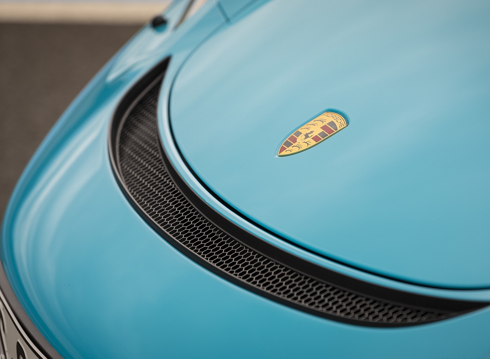 2020 Porsche 718 Cayman GT4 (Color: Miami Blue) Detail Wallpapers #120 of 177
