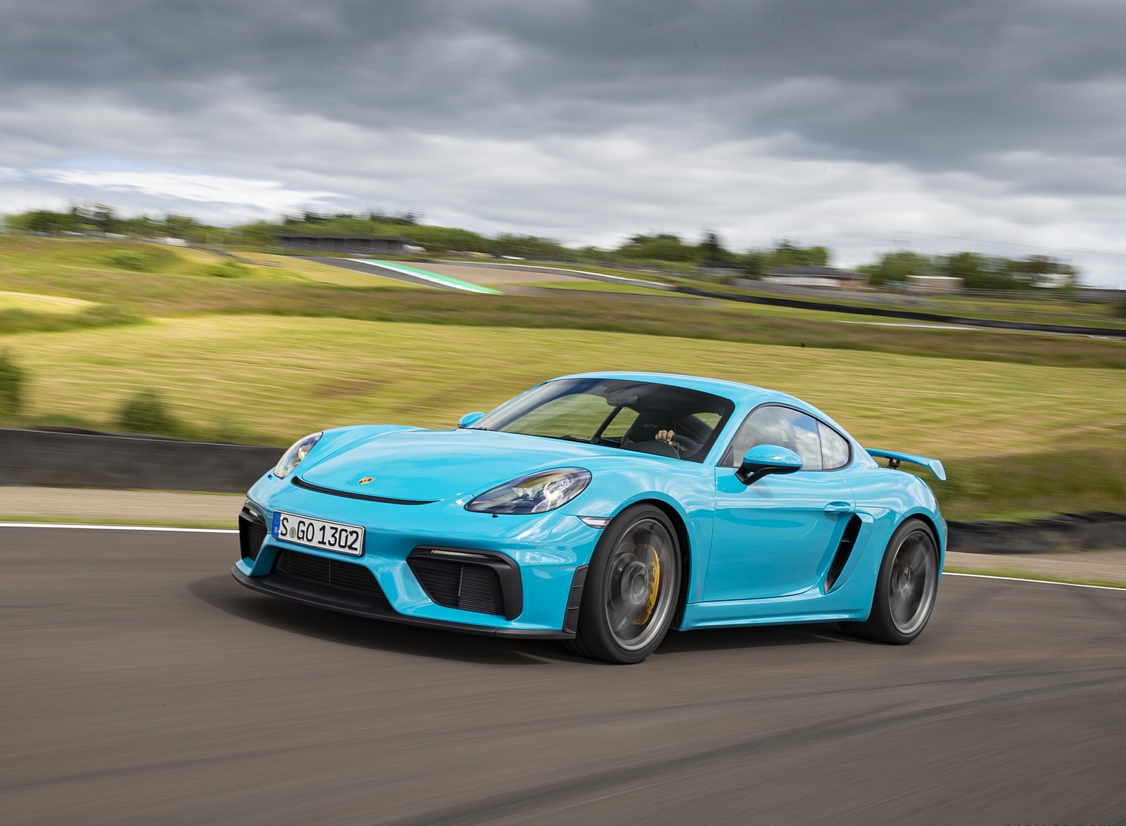 2020 Porsche 718 Cayman GT4 (Color: Miami Blue) Front Three-Quarter Wallpapers #93 of 177