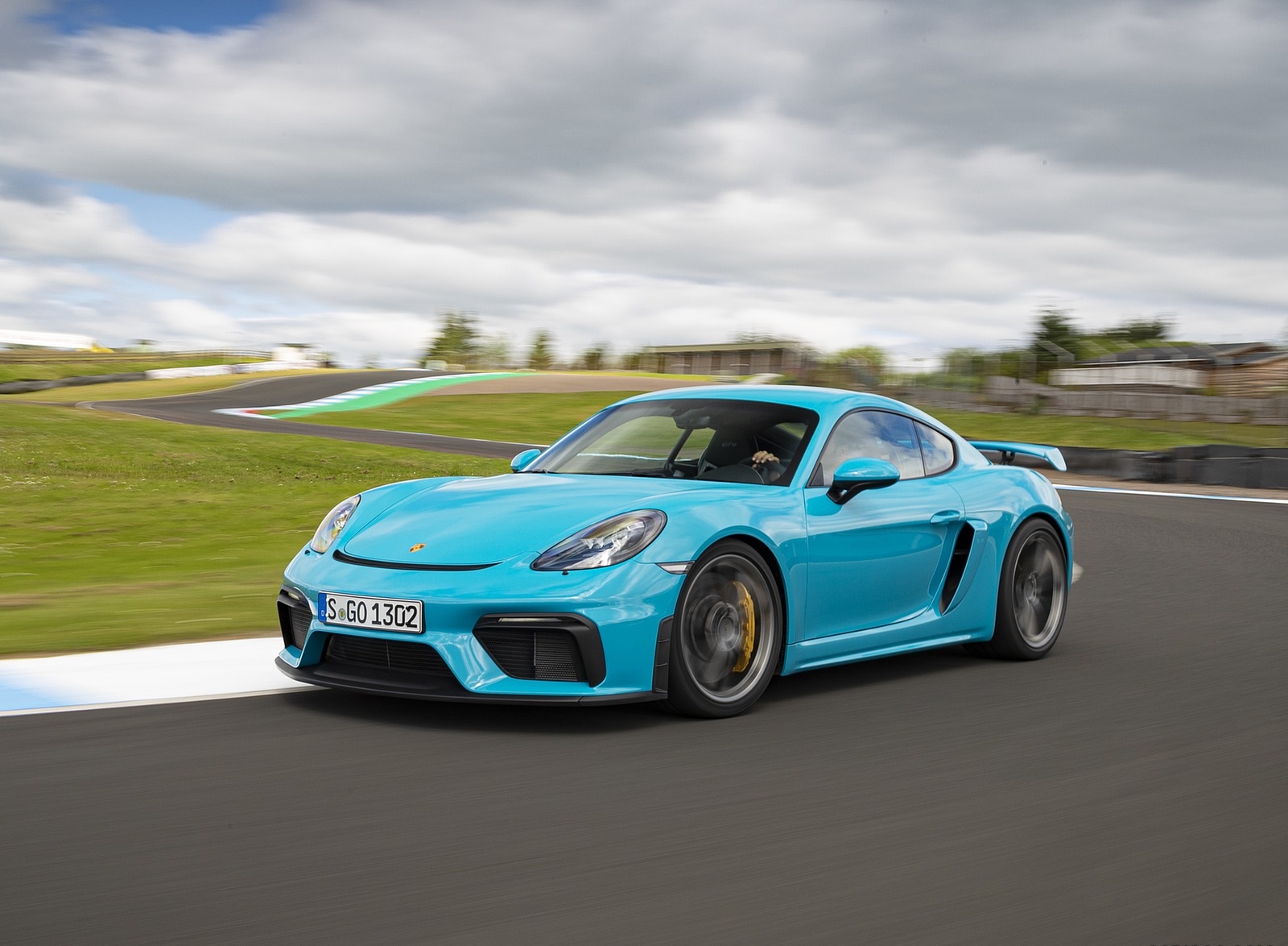 2020 Porsche 718 Cayman GT4 (Color: Miami Blue) Front Three-Quarter Wallpapers #97 of 177