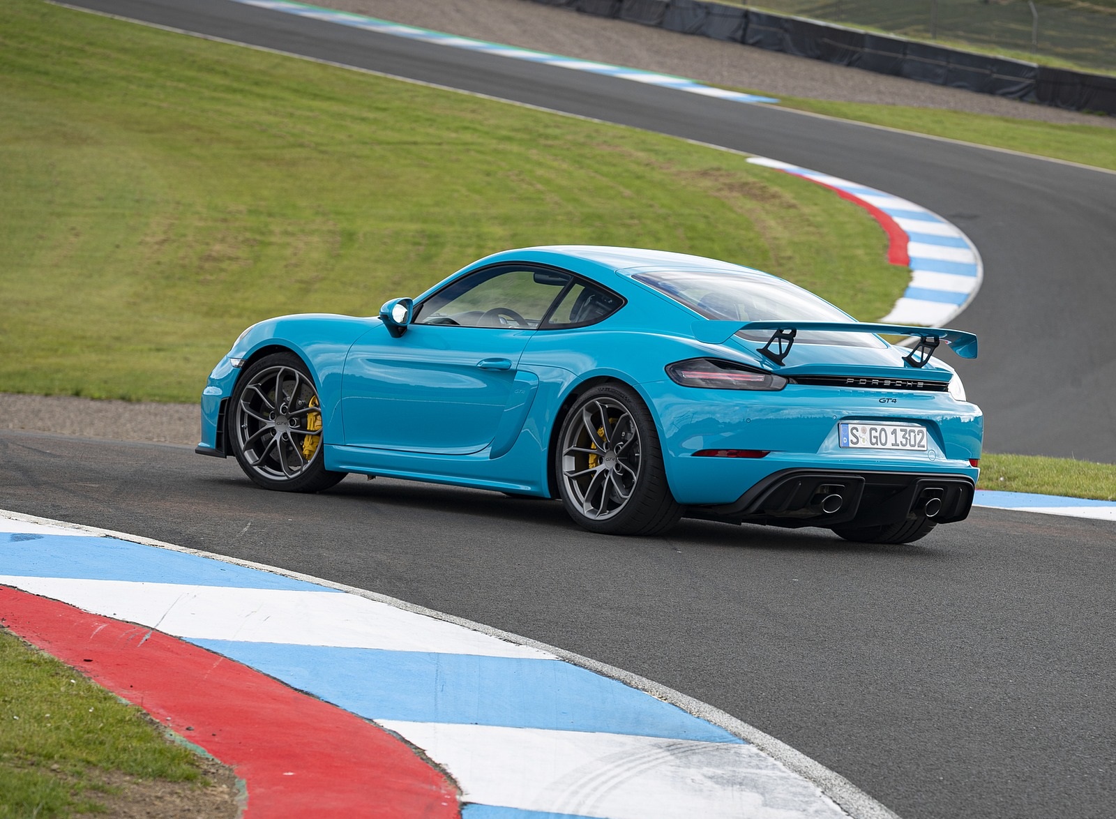 2020 Porsche 718 Cayman GT4 (Color: Miami Blue) Rear Three-Quarter Wallpapers #108 of 177