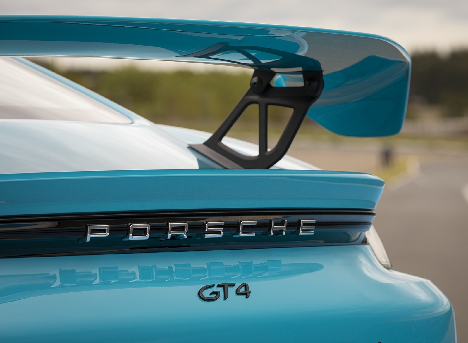 2020 Porsche 718 Cayman GT4 (Color: Miami Blue) Spoiler Wallpapers #114 of 177
