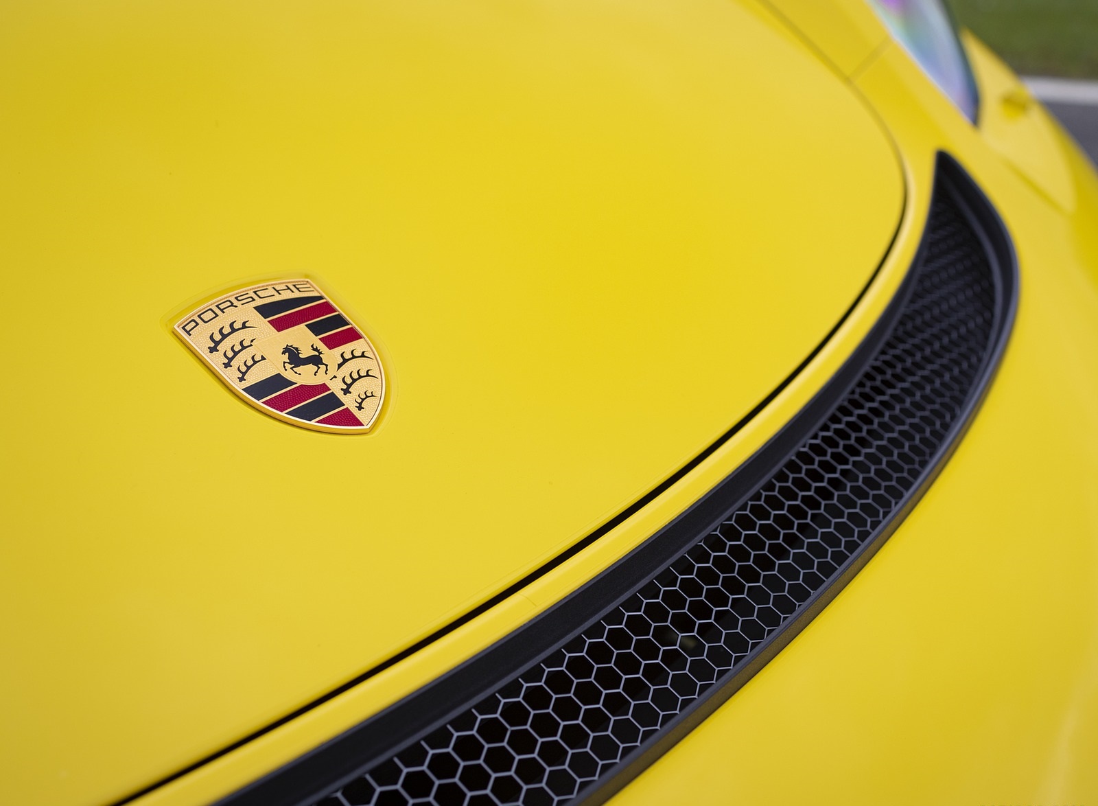 2020 Porsche 718 Cayman GT4 (Color: Racing Yellow) Detail Wallpapers #78 of 177