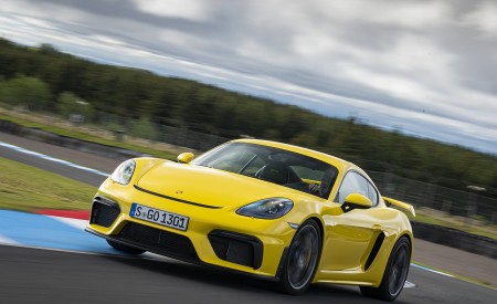 2020 Porsche 718 Cayman GT4 (Color: Racing Yellow) Front Three-Quarter Wallpapers 450x275 (48)