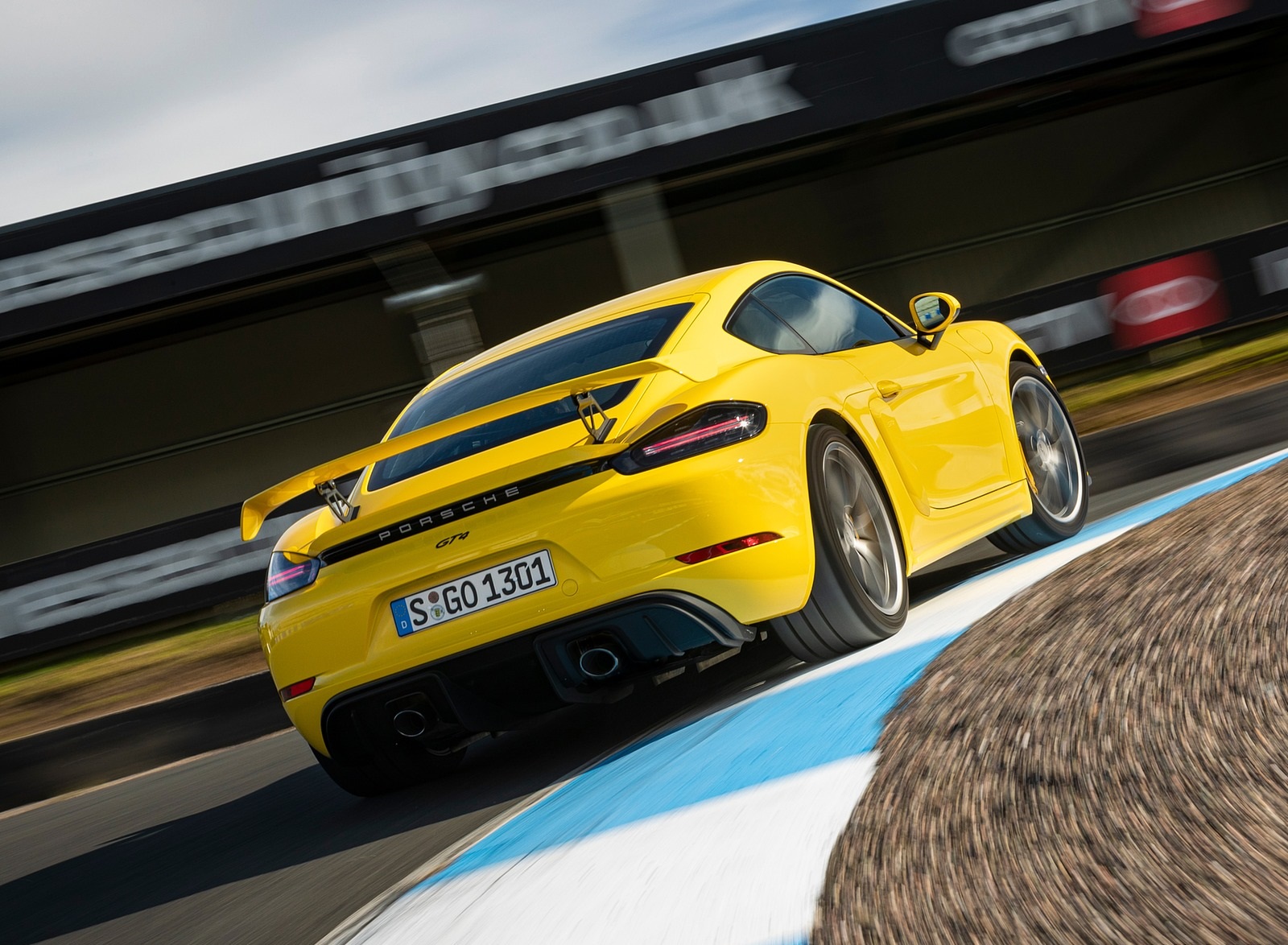 2020 Porsche 718 Cayman GT4 (Color: Racing Yellow) Rear Wallpapers #69 of 177