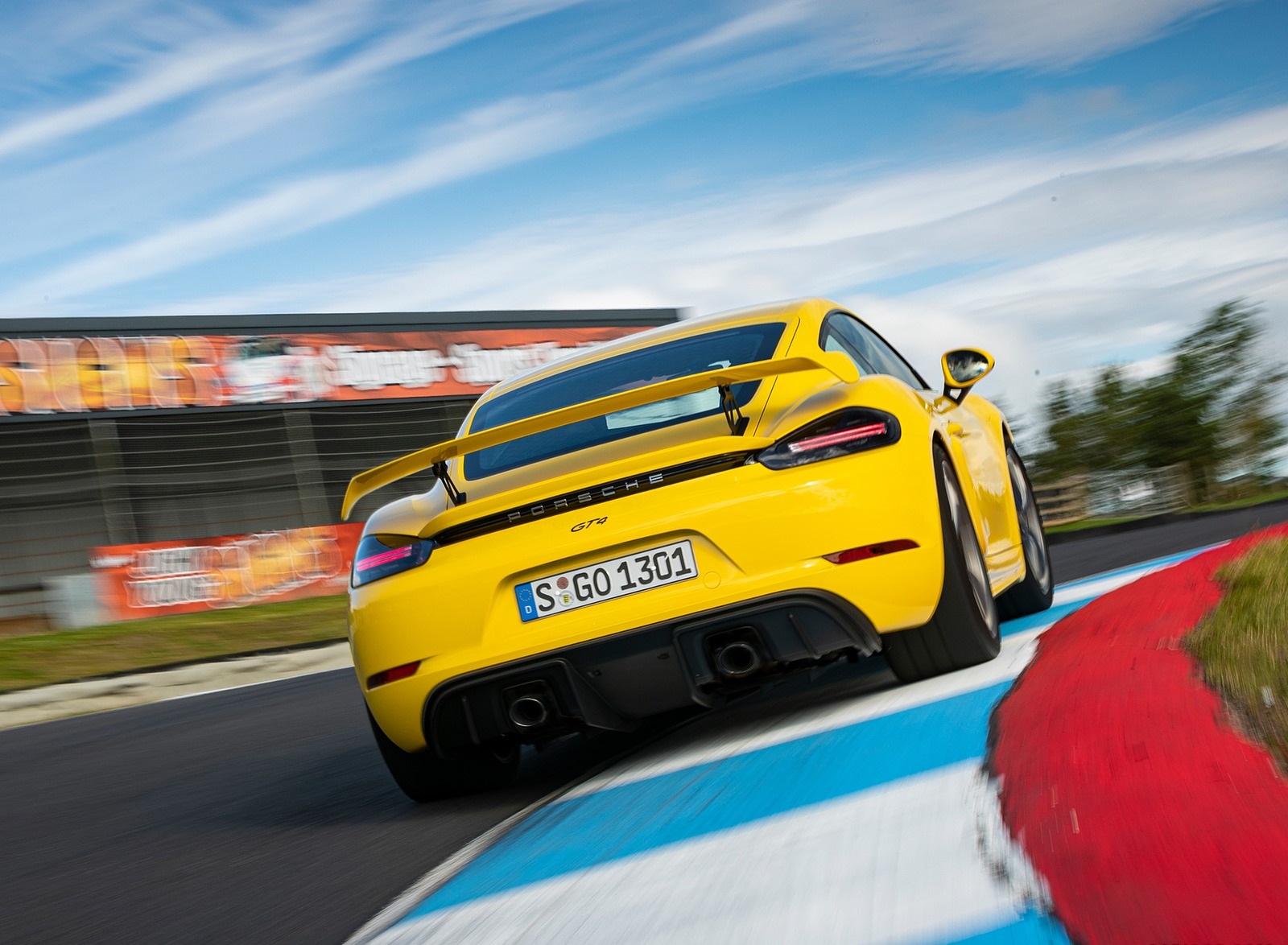 2020 Porsche 718 Cayman GT4 (Color: Racing Yellow) Rear Wallpapers #71 of 177