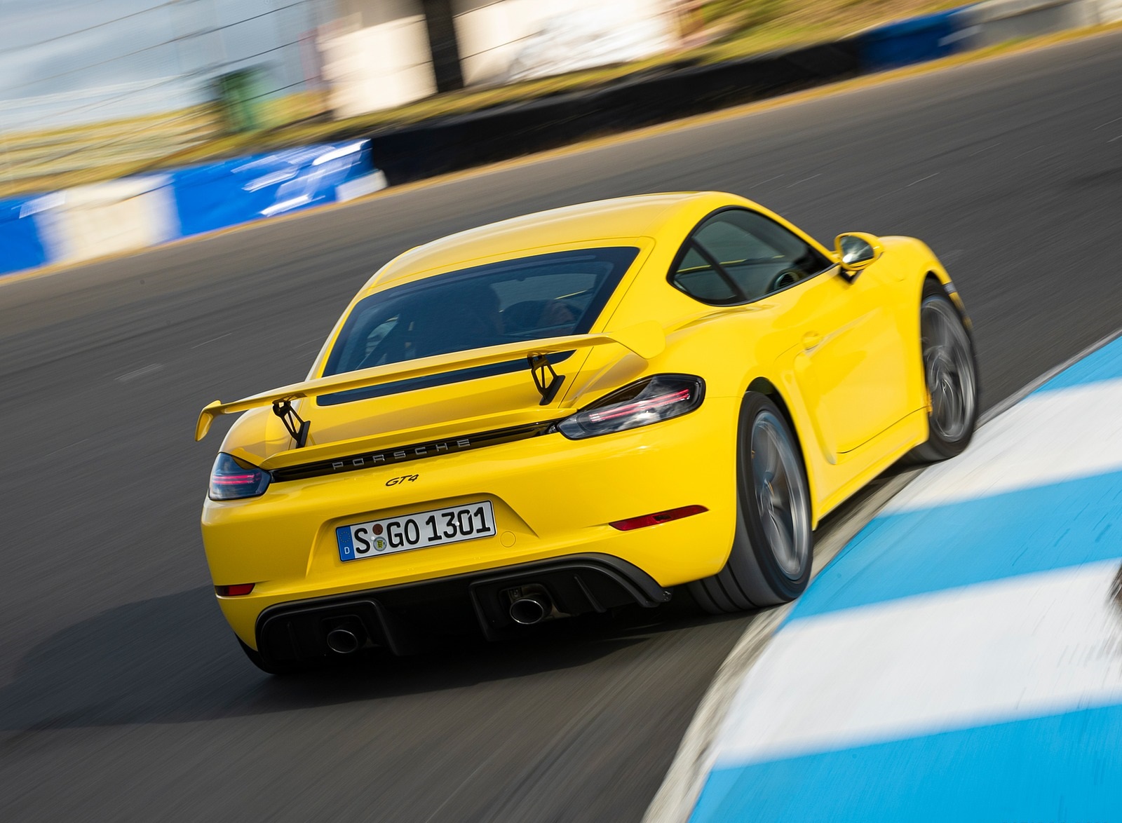 2020 Porsche 718 Cayman GT4 (Color: Racing Yellow) Rear Wallpapers #65 of 177