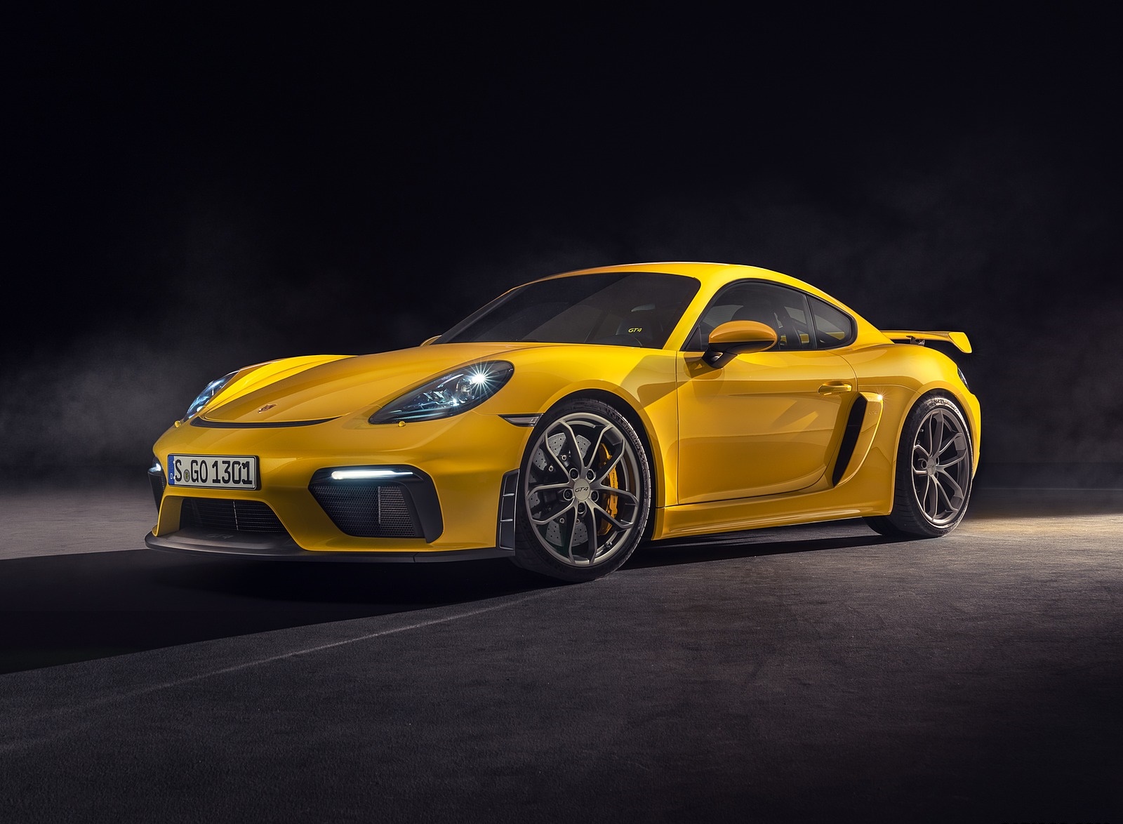 2020 Porsche 718 Cayman GT4 Front Three-Quarter Wallpapers #166 of 177