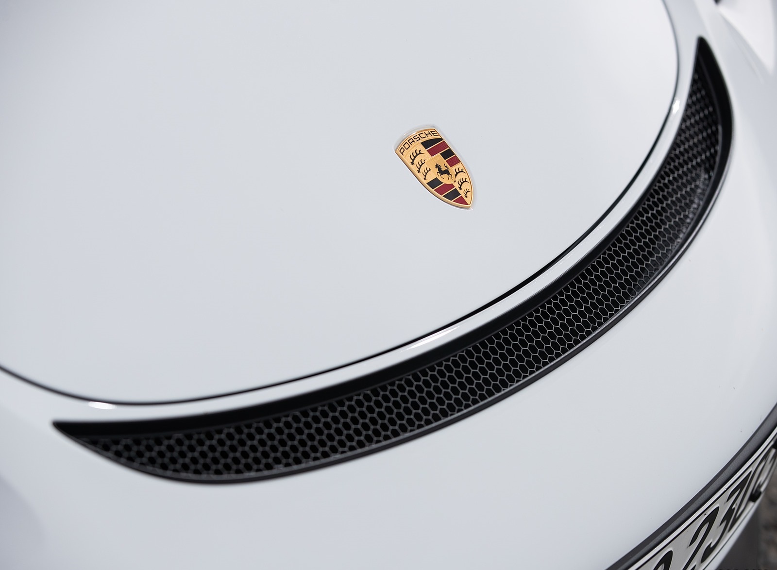 2020 Porsche 718 Spyder (Color: Carrara White Metallic) Detail Wallpapers #144 of 295