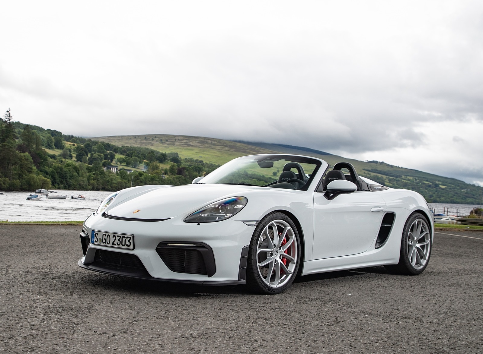 2020 Porsche 718 Spyder (Color: Carrara White Metallic) Front Three-Quarter Wallpapers #138 of 295