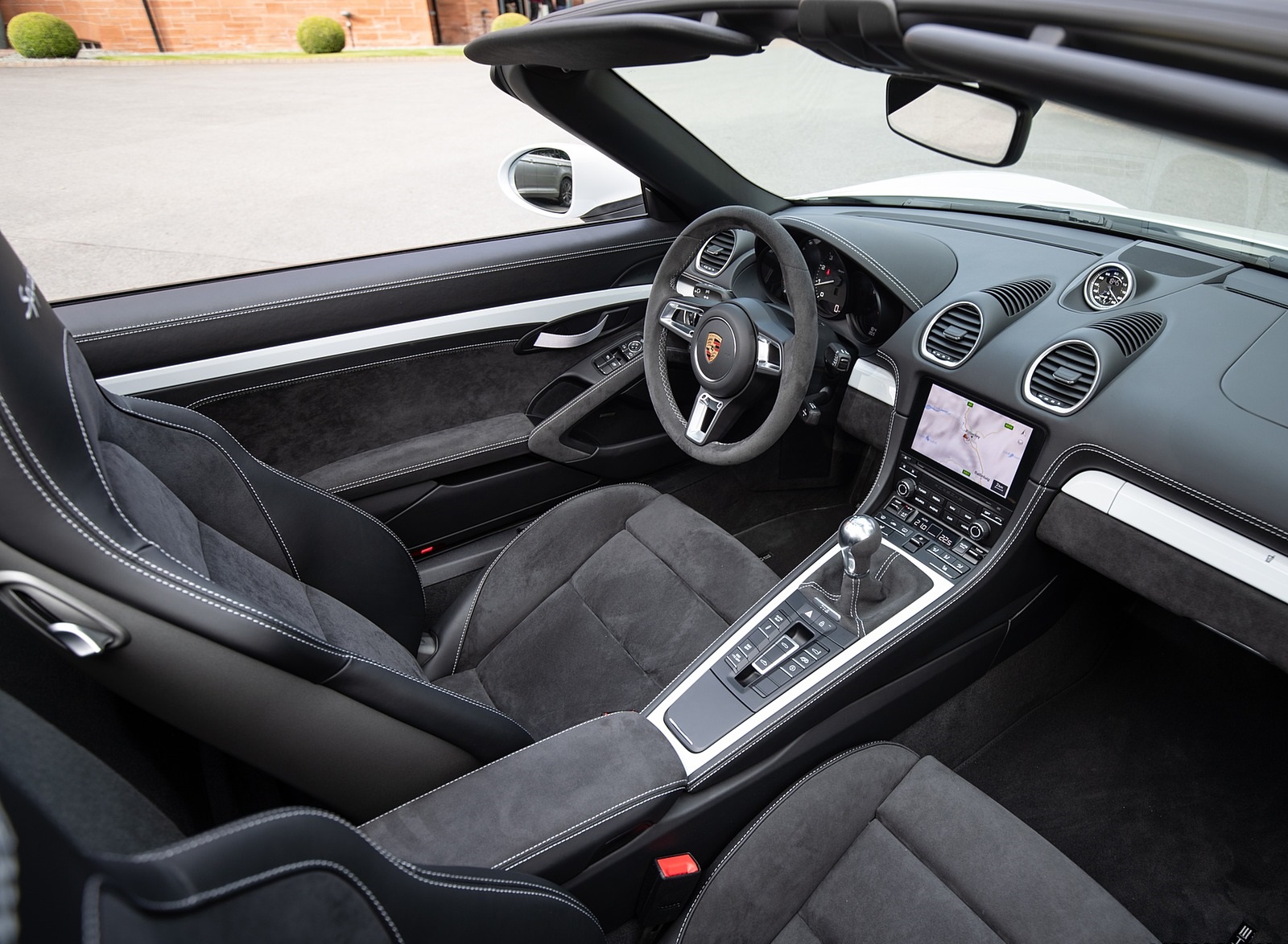 2020 Porsche 718 Spyder (Color: Carrara White Metallic) Interior Wallpapers #150 of 295