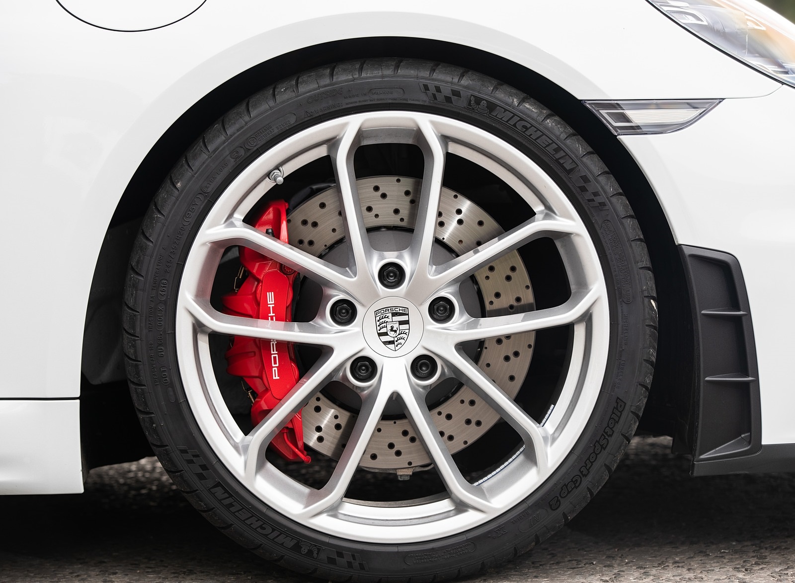 2020 Porsche 718 Spyder (Color: Carrara White Metallic) Wheel Wallpapers #146 of 295