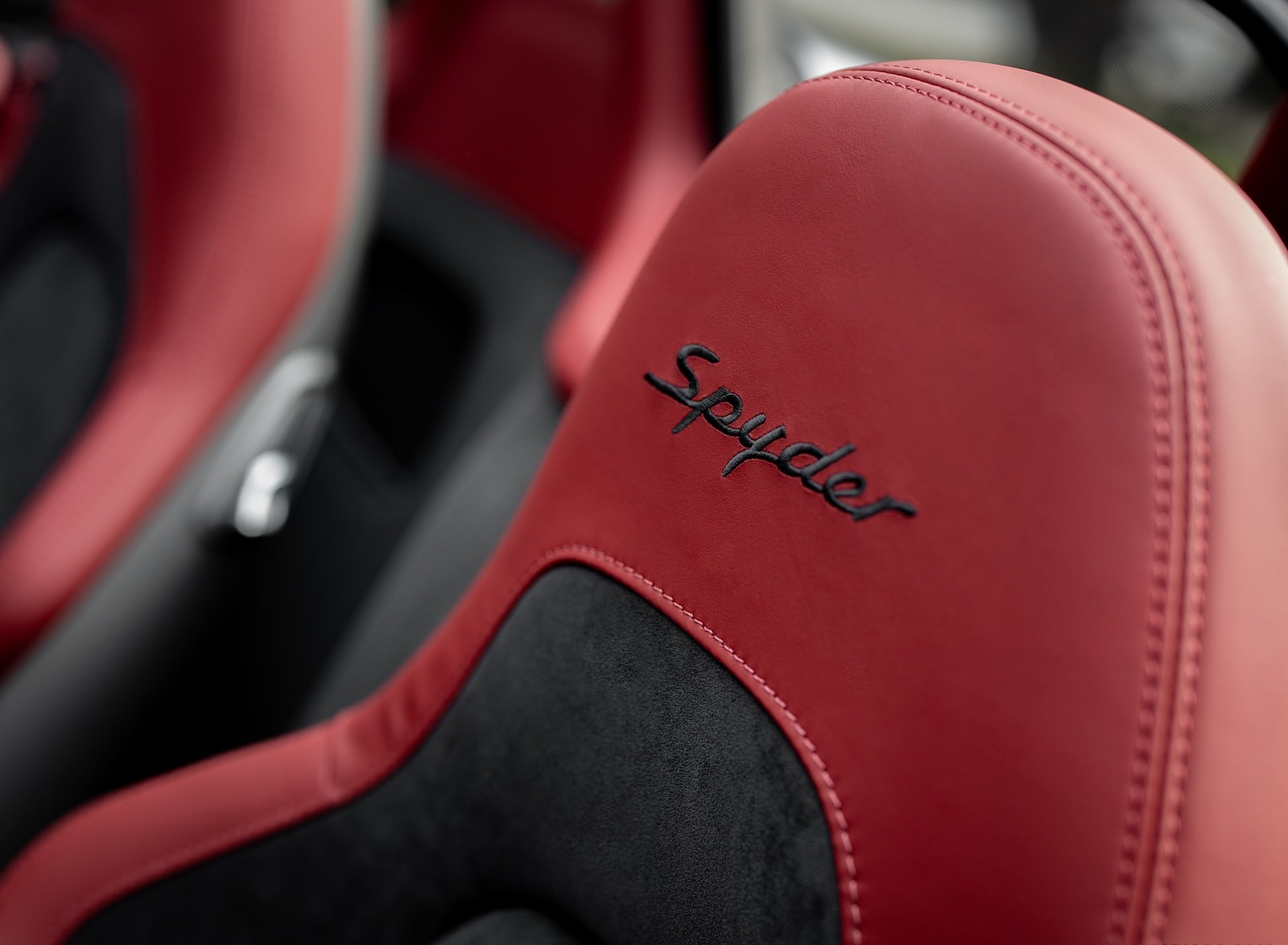 2020 Porsche 718 Spyder (Color: GT Silver Metallic) Interior Seats Wallpapers #244 of 295