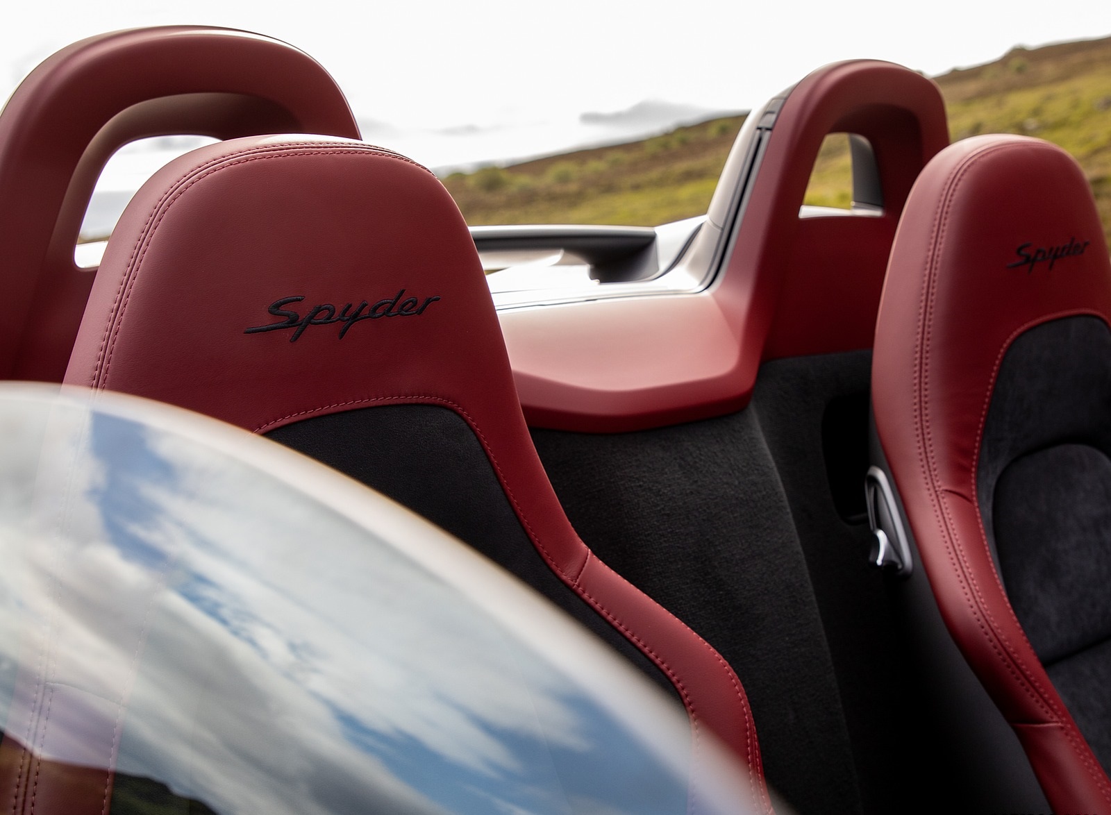 2020 Porsche 718 Spyder (Color: GT Silver Metallic) Interior Seats Wallpapers #242 of 295