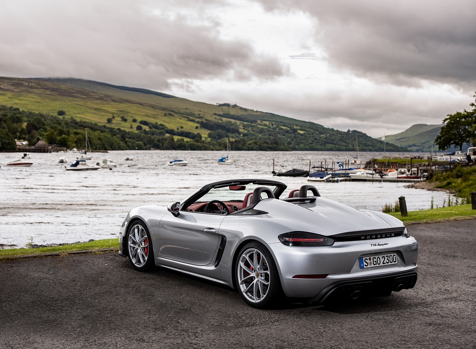 2020 Porsche 718 Spyder (Color: GT Silver Metallic) Rear Three-Quarter Wallpapers #208 of 295