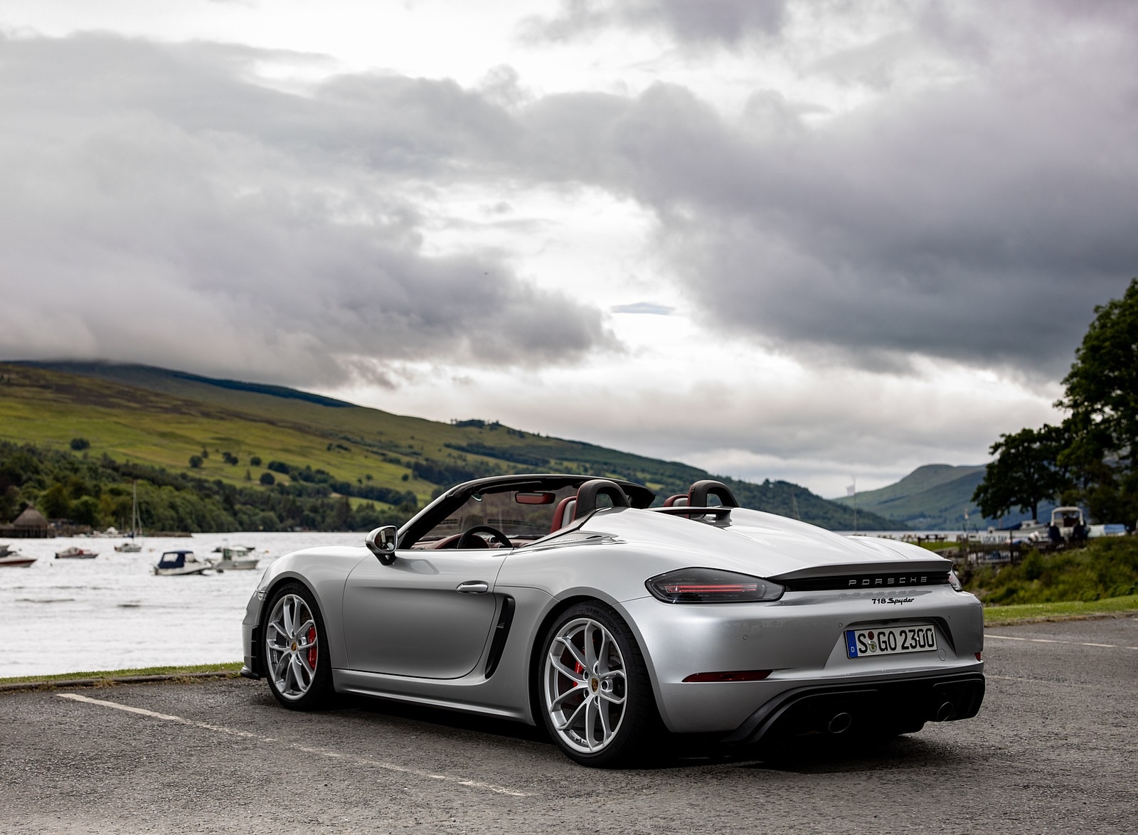 2020 Porsche 718 Spyder (Color: GT Silver Metallic) Rear Three-Quarter Wallpapers #209 of 295