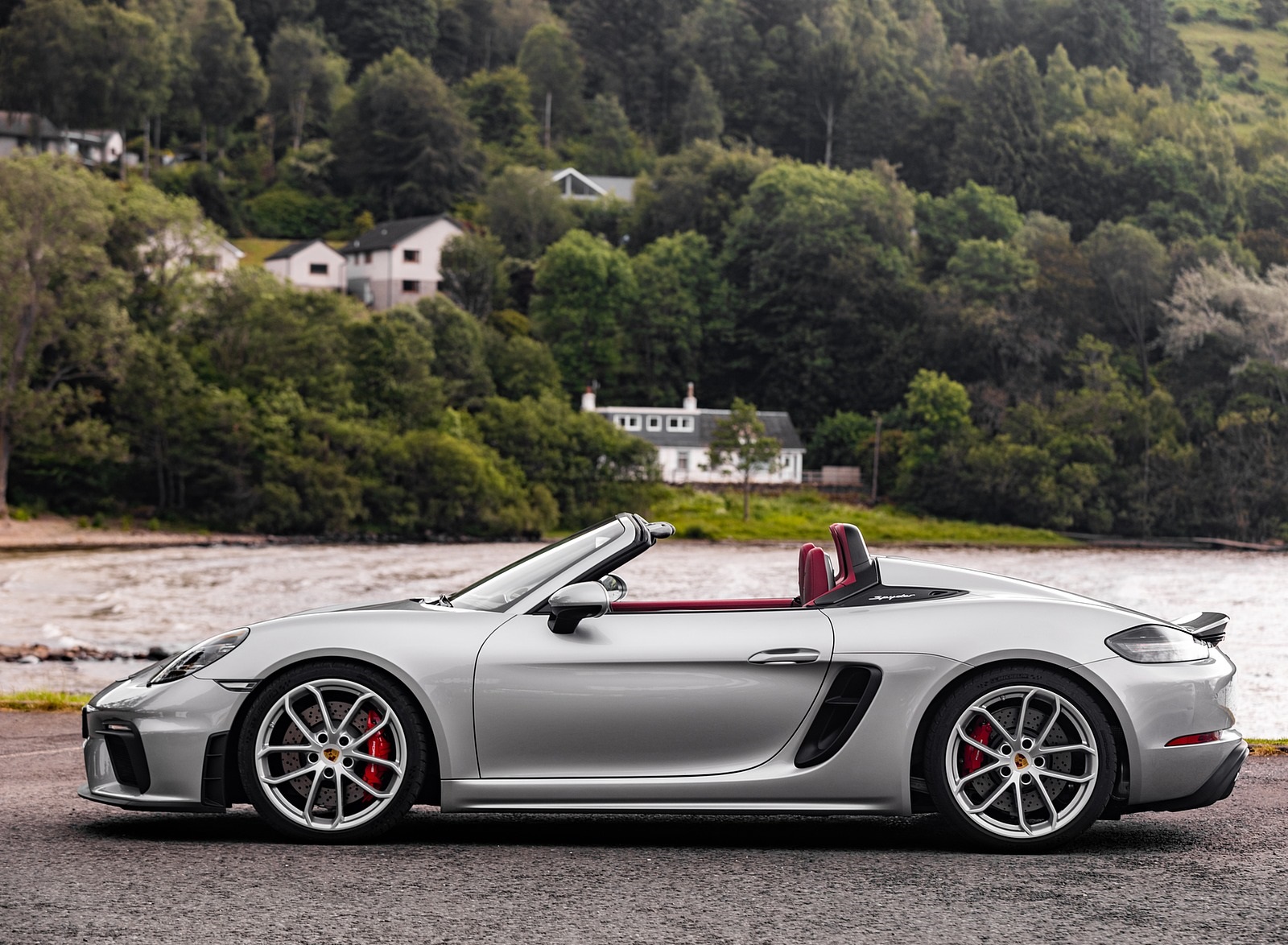 2020 Porsche 718 Spyder (Color: GT Silver Metallic) Side Wallpapers #215 of 295