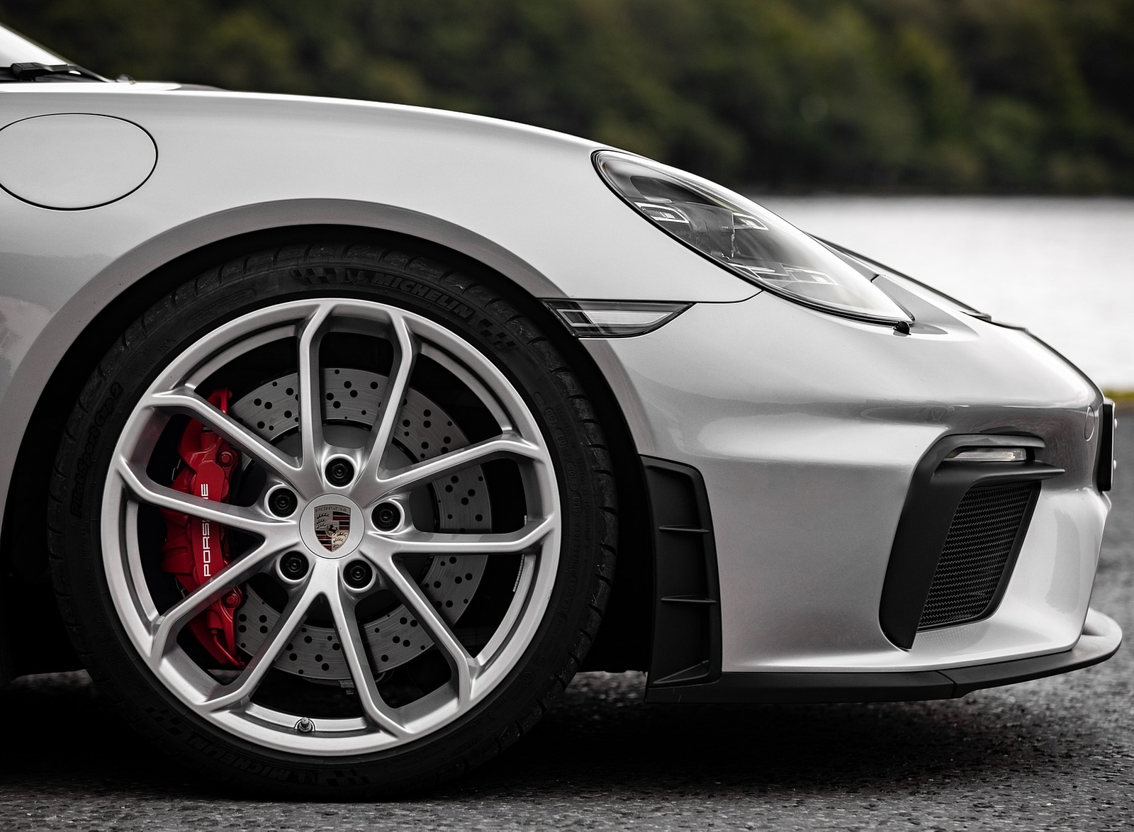 2020 Porsche 718 Spyder (Color: GT Silver Metallic) Wheel Wallpapers #216 of 295