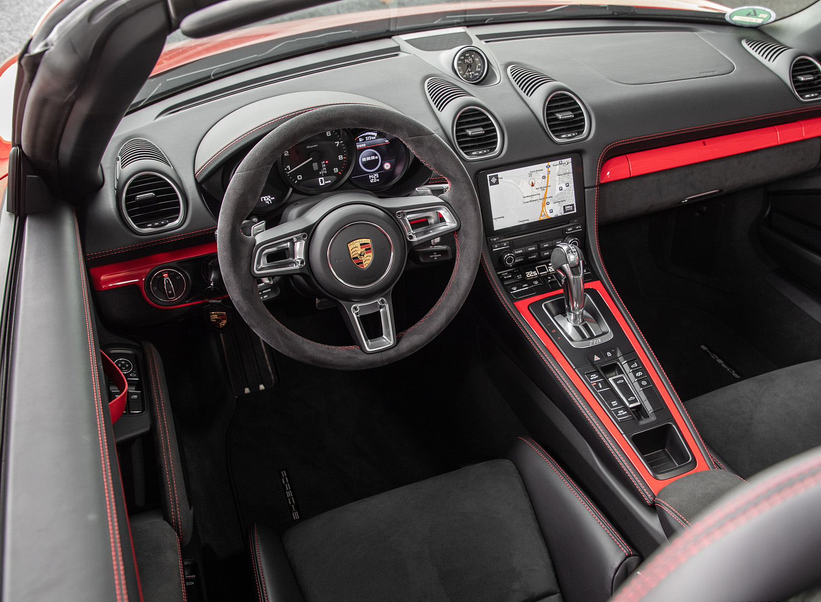 2020 Porsche 718 Spyder (Color: Guards Red) Interior Wallpapers  #284 of 295