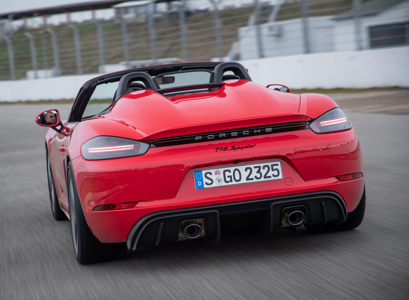 2020 Porsche 718 Spyder (Color: Guards Red) Rear Wallpapers #276 of 295