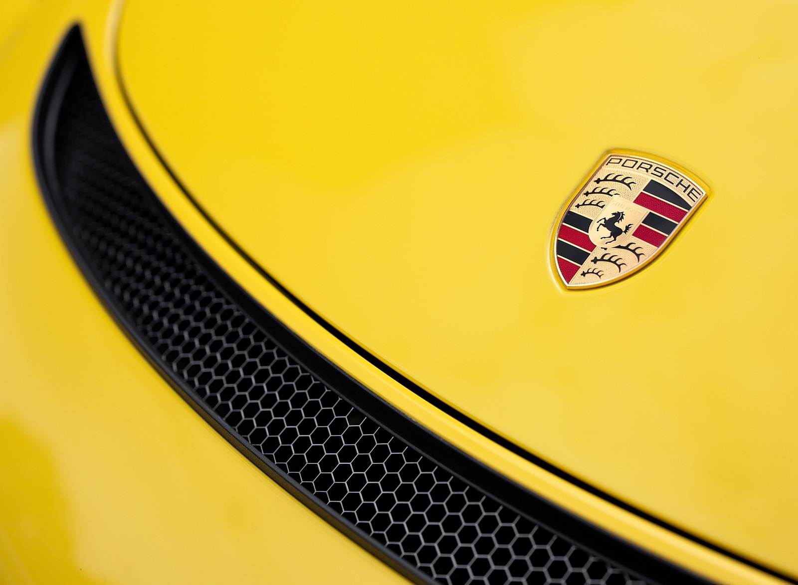 2020 Porsche 718 Spyder (Color: Racing Yellow) Detail Wallpapers #63 of 295