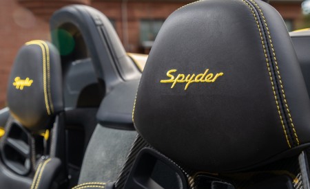 2020 Porsche 718 Spyder (Color: Racing Yellow) Interior Seats Wallpapers 450x275 (87)