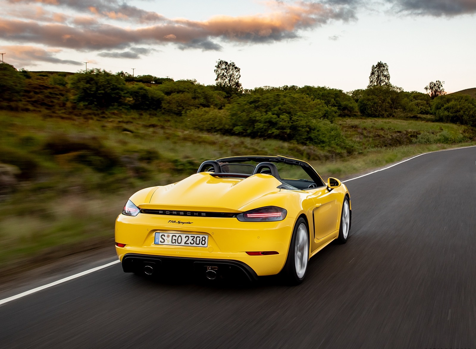 2020 Porsche 718 Spyder (Color: Racing Yellow) Rear Wallpapers #29 of 295