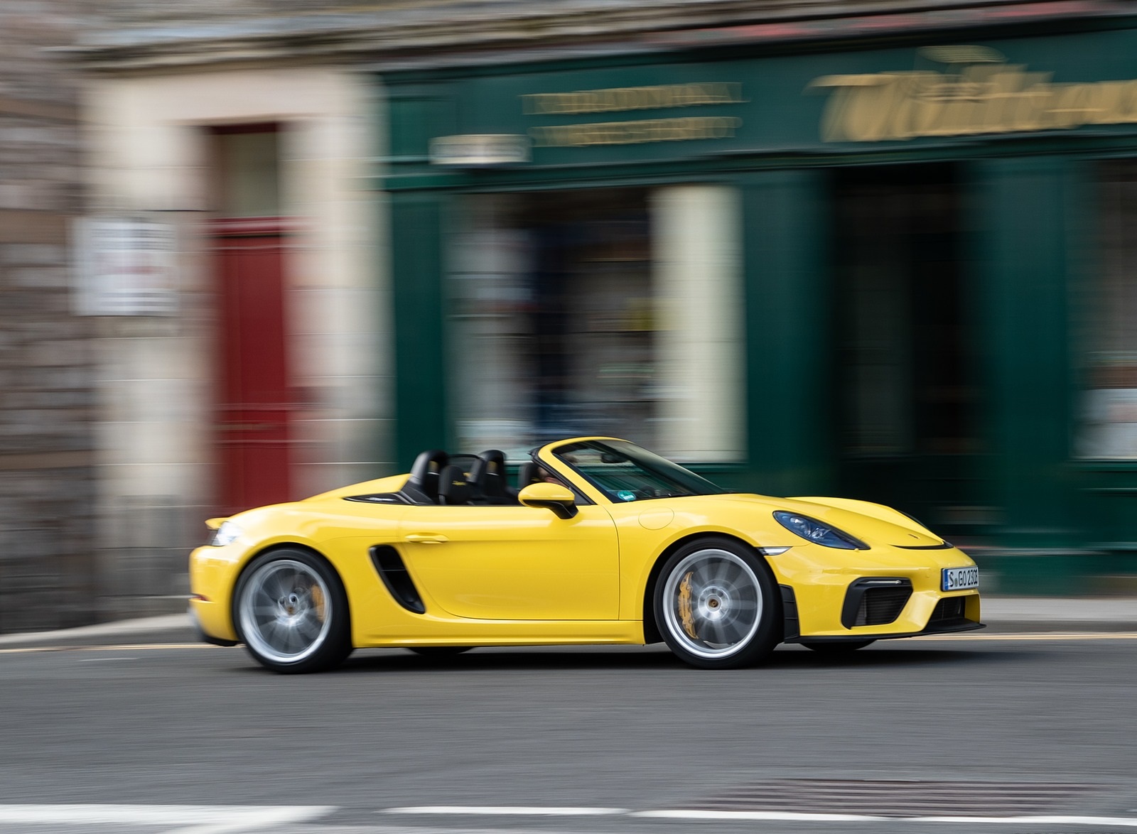 Porsche 718 Boxster Yellow