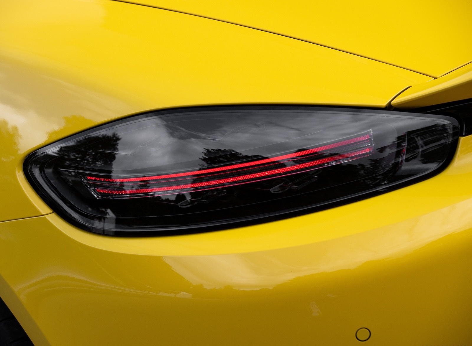 2020 Porsche 718 Spyder (Color: Racing Yellow) Tail Light Wallpapers #58 of 295