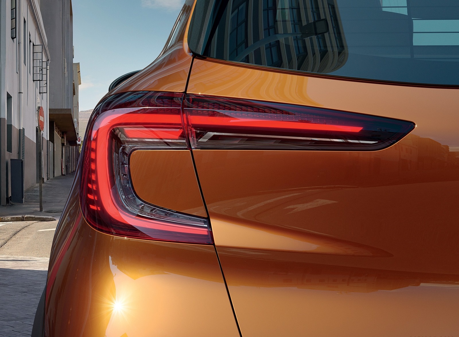 2020 Renault Captur (Color: Atacama Orange) Tail Light Wallpapers (6)