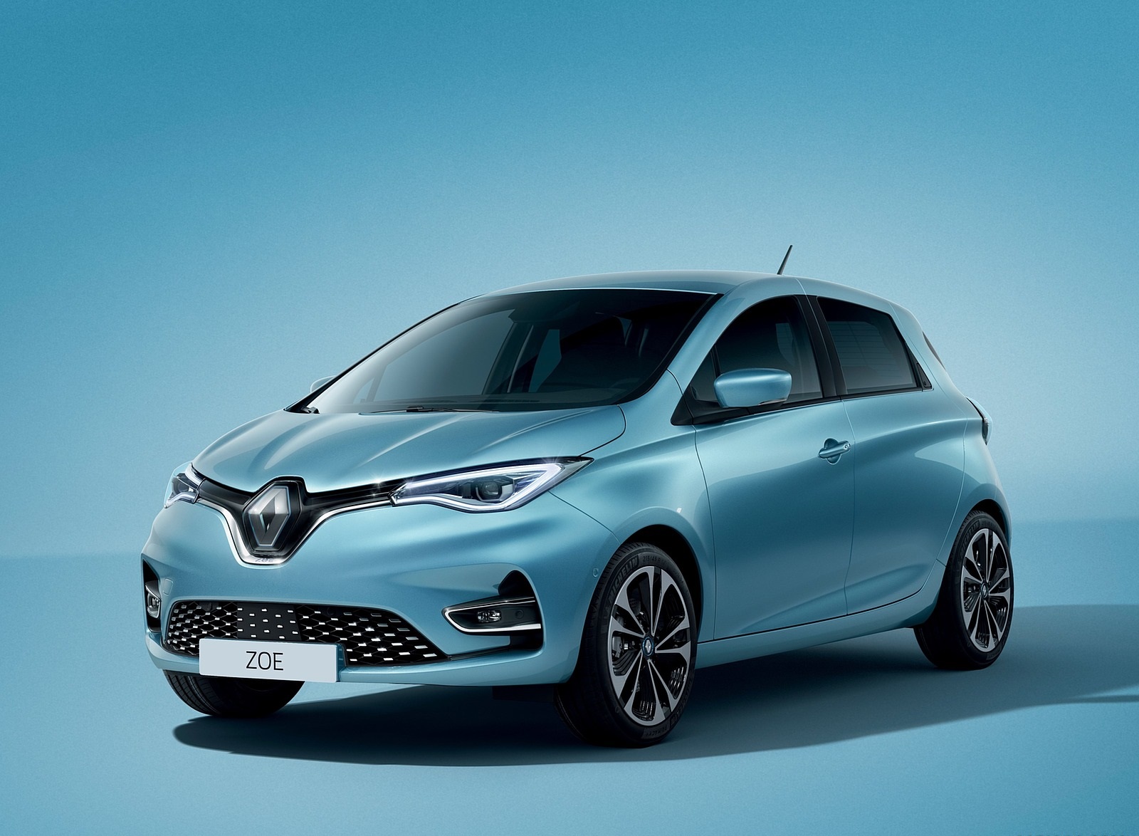 2020 Renault Zoe (Color: Celadon Blue) Front Three-Quarter Wallpapers #30 of 39