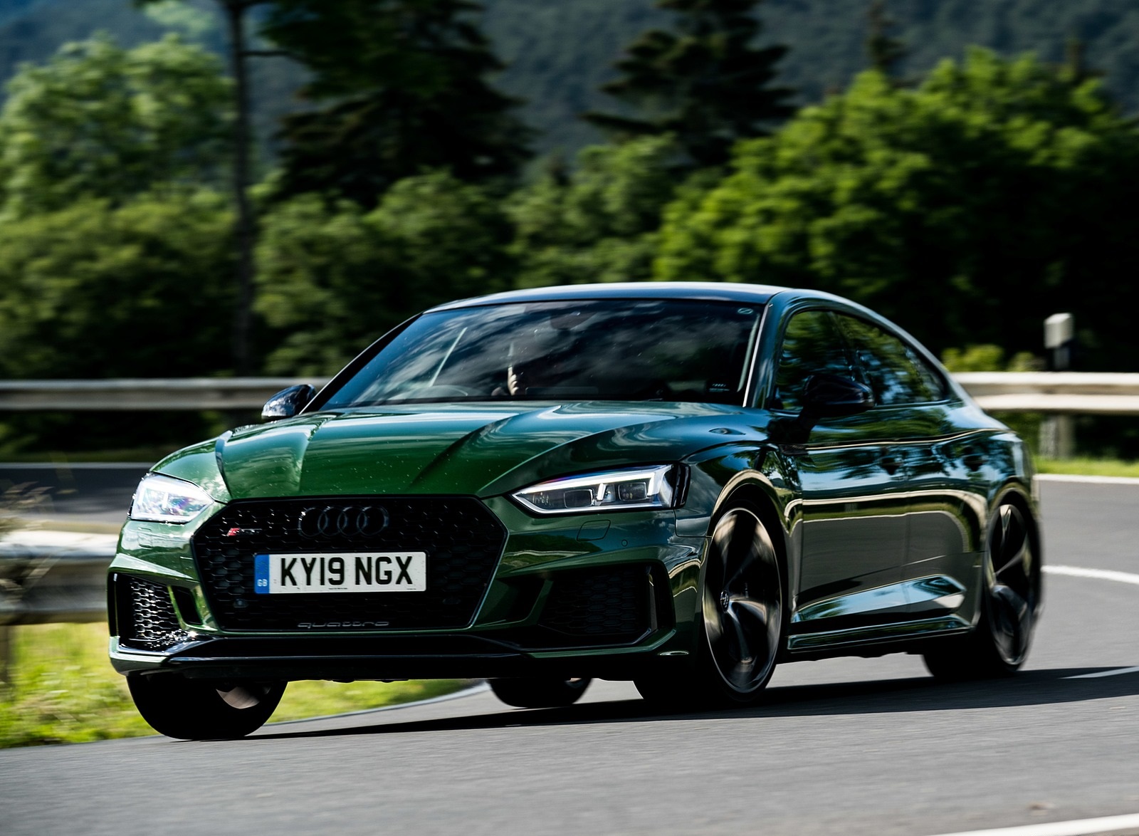 2019 Audi RS 5 Sportback (UK-Spec) Front Three-Quarter Wallpapers #4 of 76