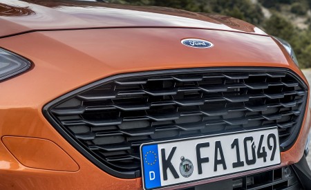 2019 Ford Focus Active 5-Door (Color: Orange Glow) Grill Wallpapers 450x275 (90)
