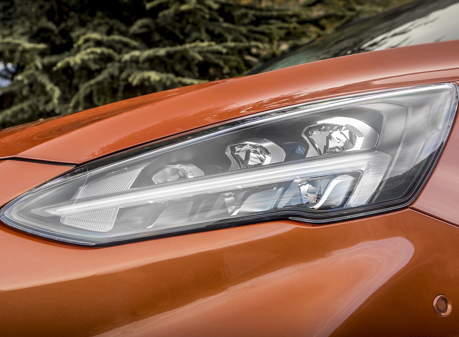 2019 Ford Focus Active 5-Door (Color: Orange Glow) Headlight Wallpapers #91 of 118