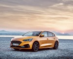 2019 Ford Focus ST (Euro-Spec Color: Orange Fury) Front Three-Quarter Wallpapers 150x120 (38)