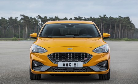 2019 Ford Focus ST (Euro-Spec Color: Orange Fury) Front Wallpapers 450x275 (39)
