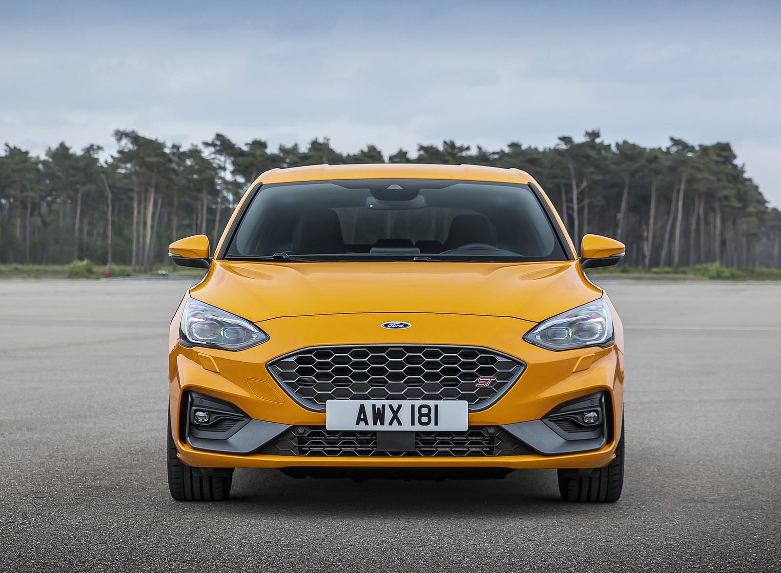 2019 Ford Focus ST (Euro-Spec Color: Orange Fury) Front Wallpapers #39 of 218
