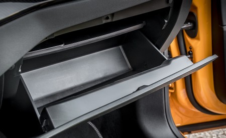 2019 Ford Focus ST (Euro-Spec Color: Orange Fury) Interior Detail Wallpapers 450x275 (90)