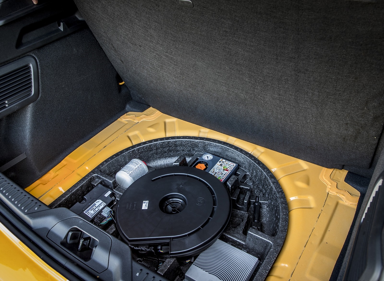 2019 Ford Focus ST (Euro-Spec Color: Orange Fury) Interior Detail Wallpapers #104 of 218