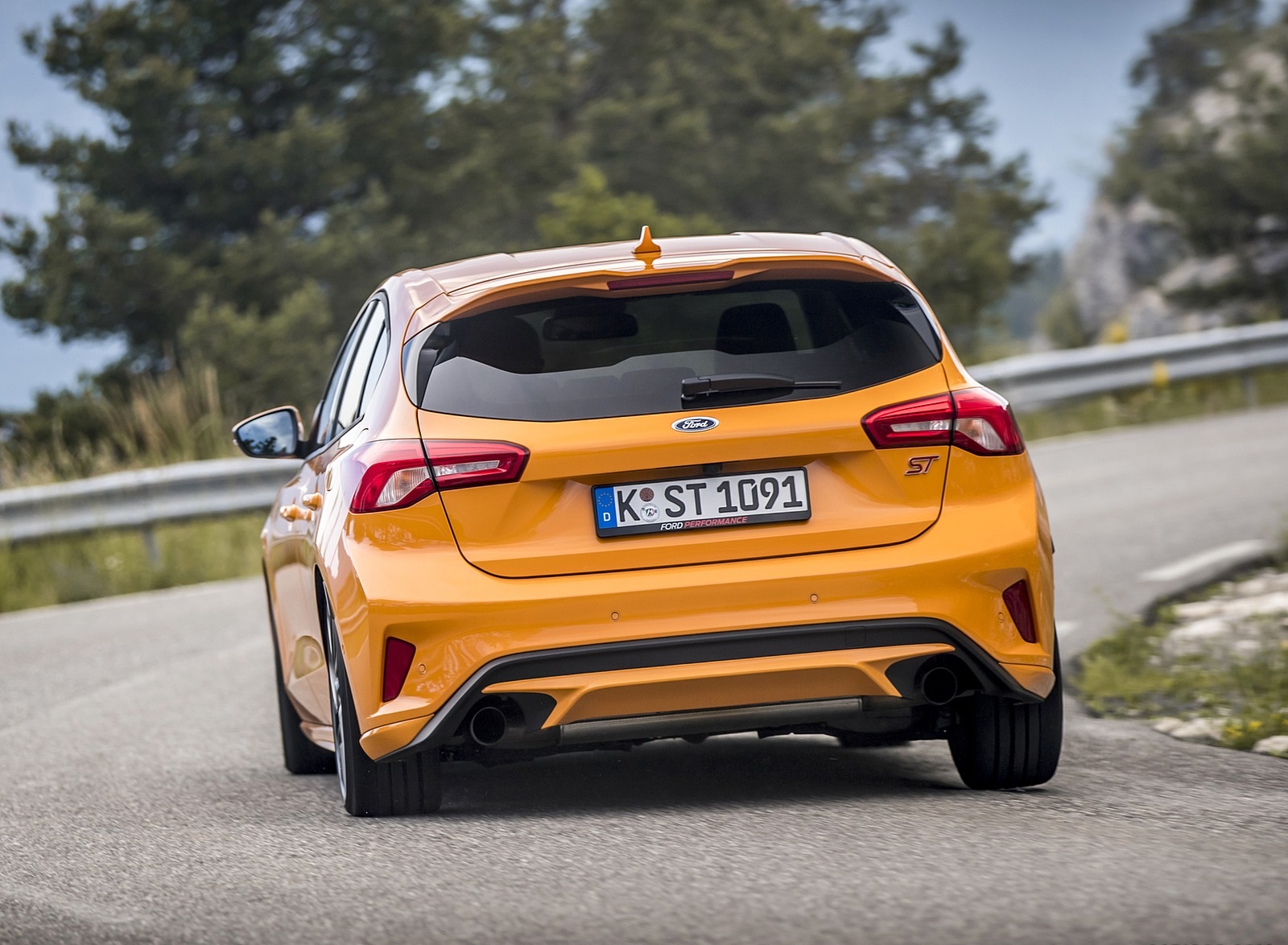2019 Ford Focus ST (Euro-Spec Color: Orange Fury) Rear Wallpapers #21 of 218